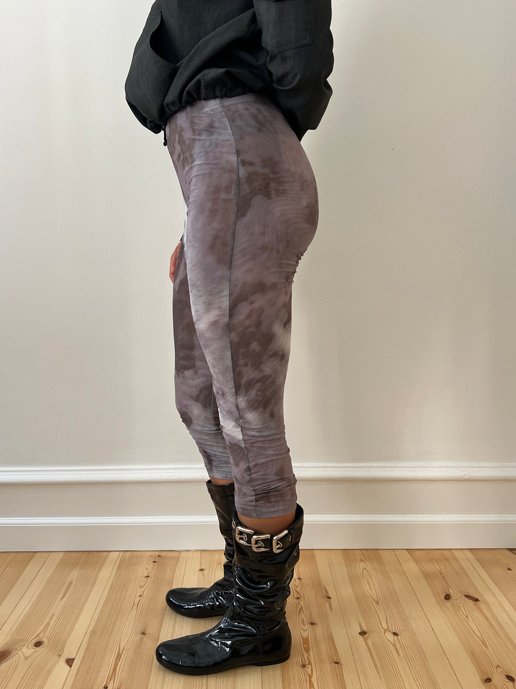 Kerne Milk Capris