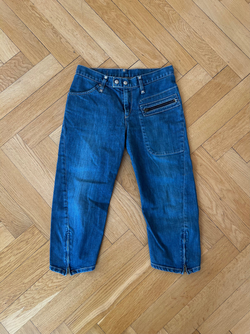 Levis Capris