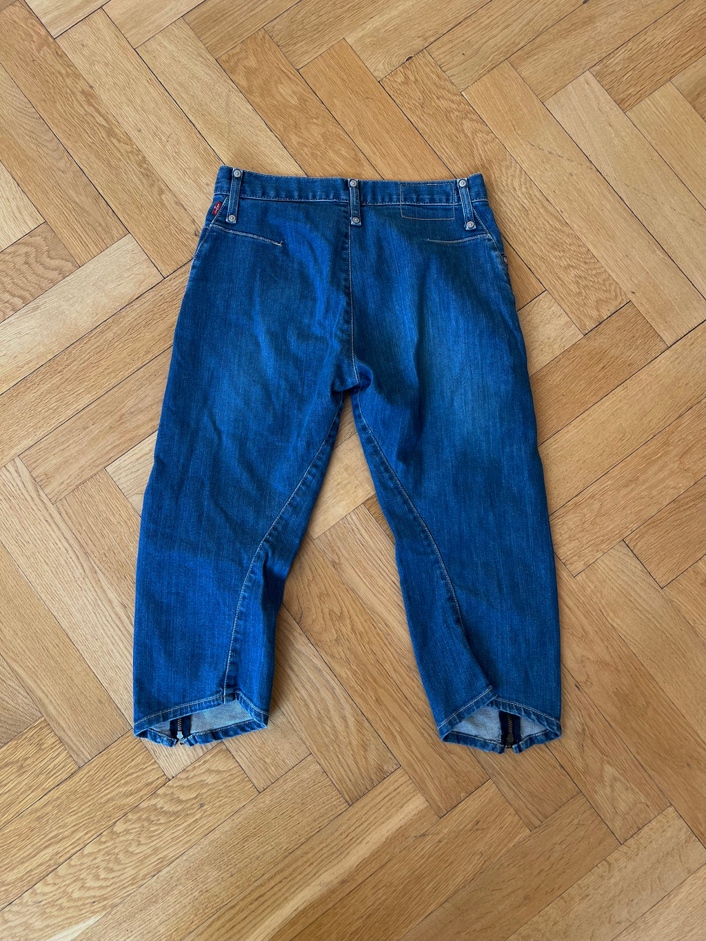 Levis Capris