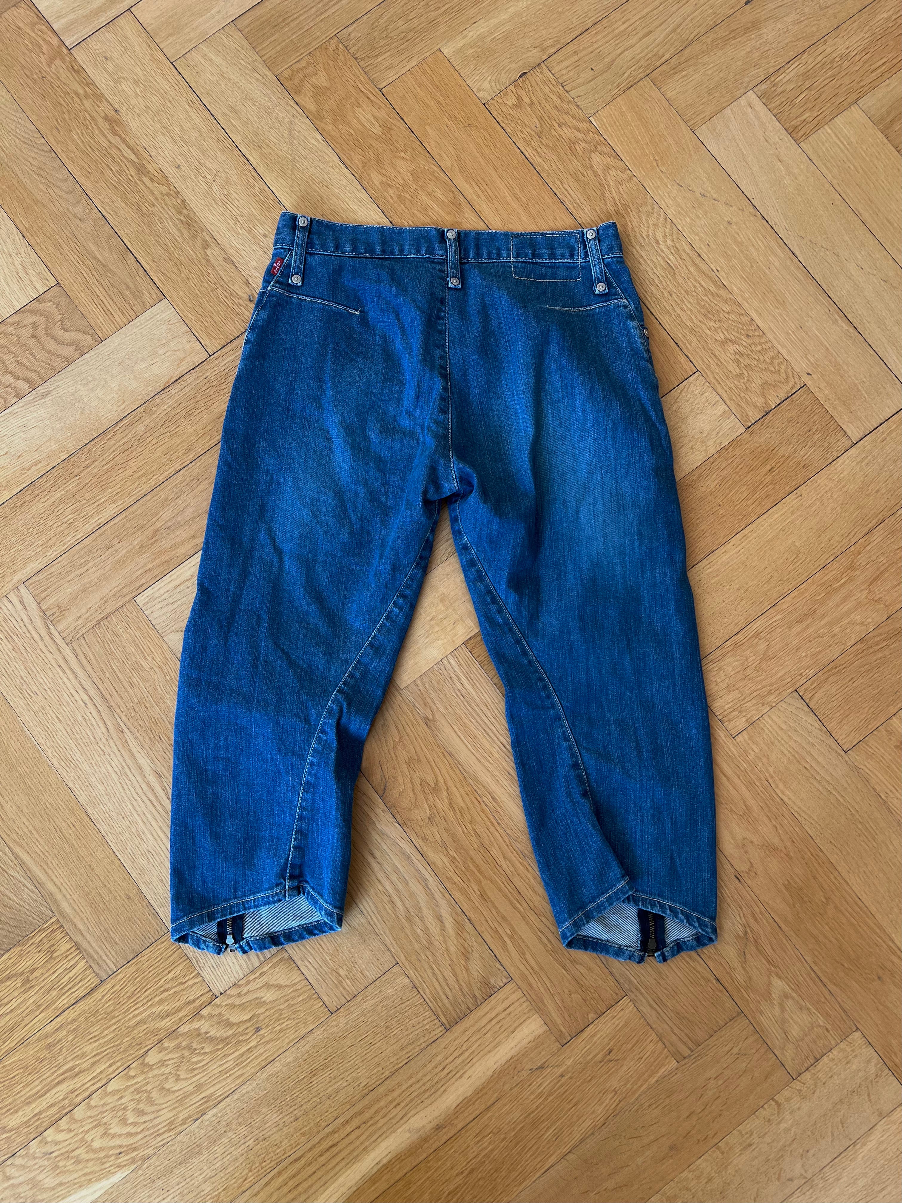 Levis Capris
